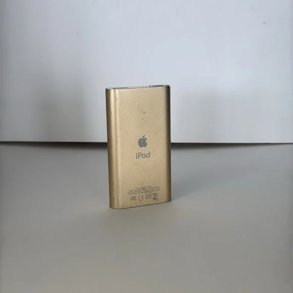 iPod - Picture 2 of 4